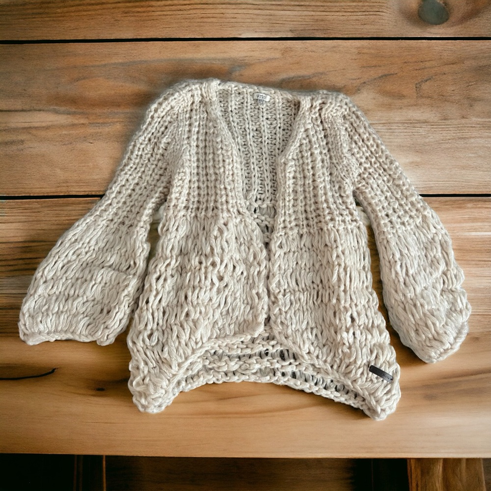 Hand made chunky knit sweater in cream size M/L